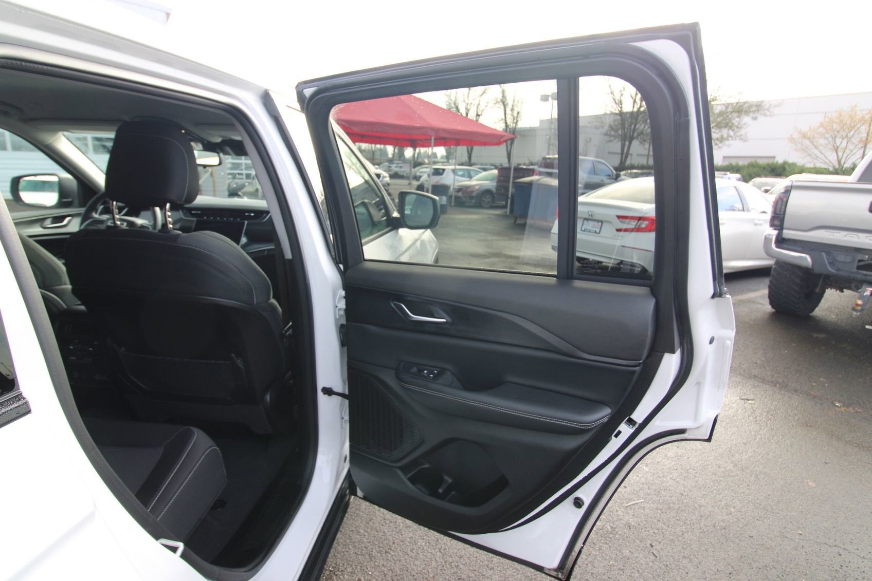 2023 Jeep Grand Cherokee Laredo