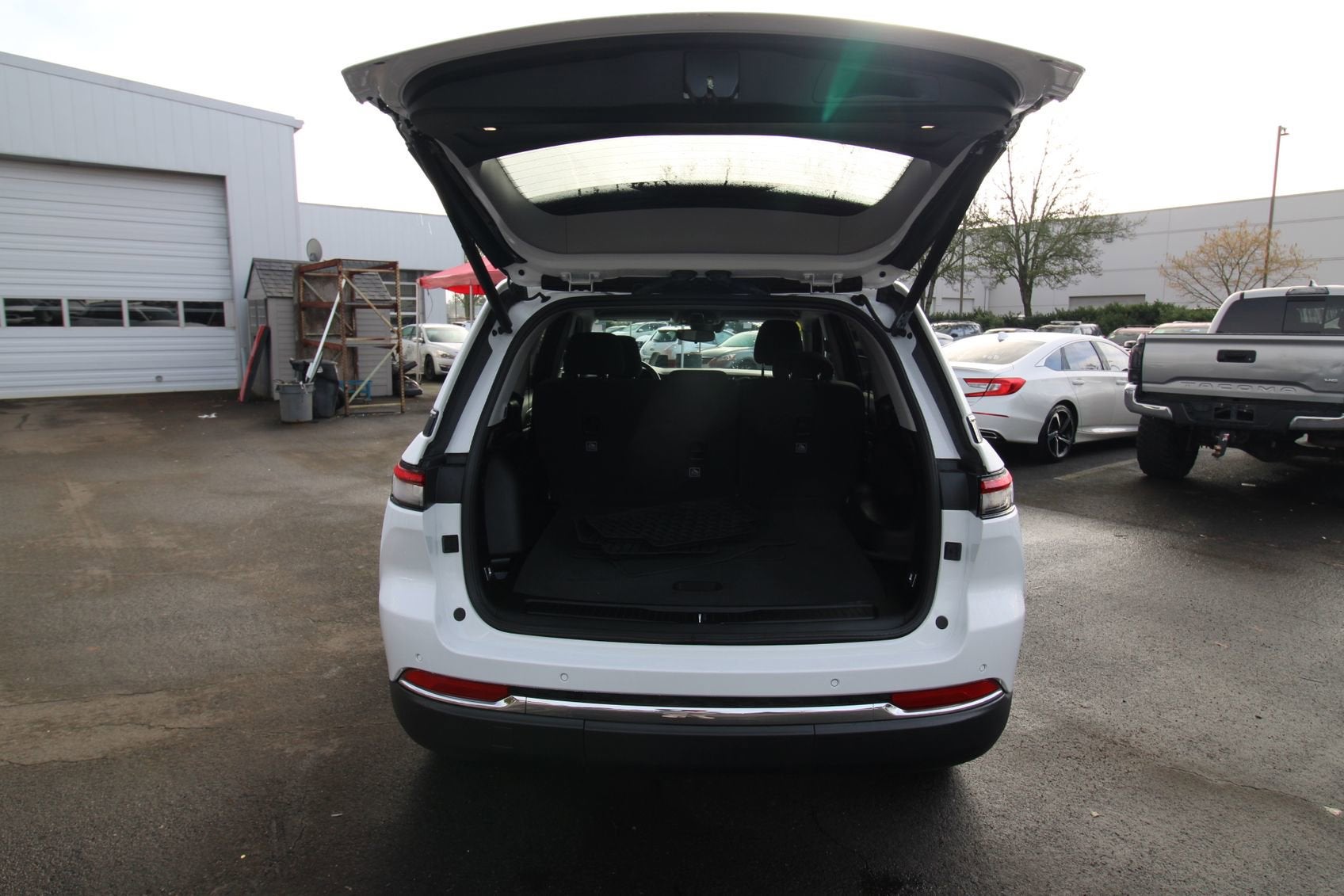 2023 Jeep Grand Cherokee Laredo