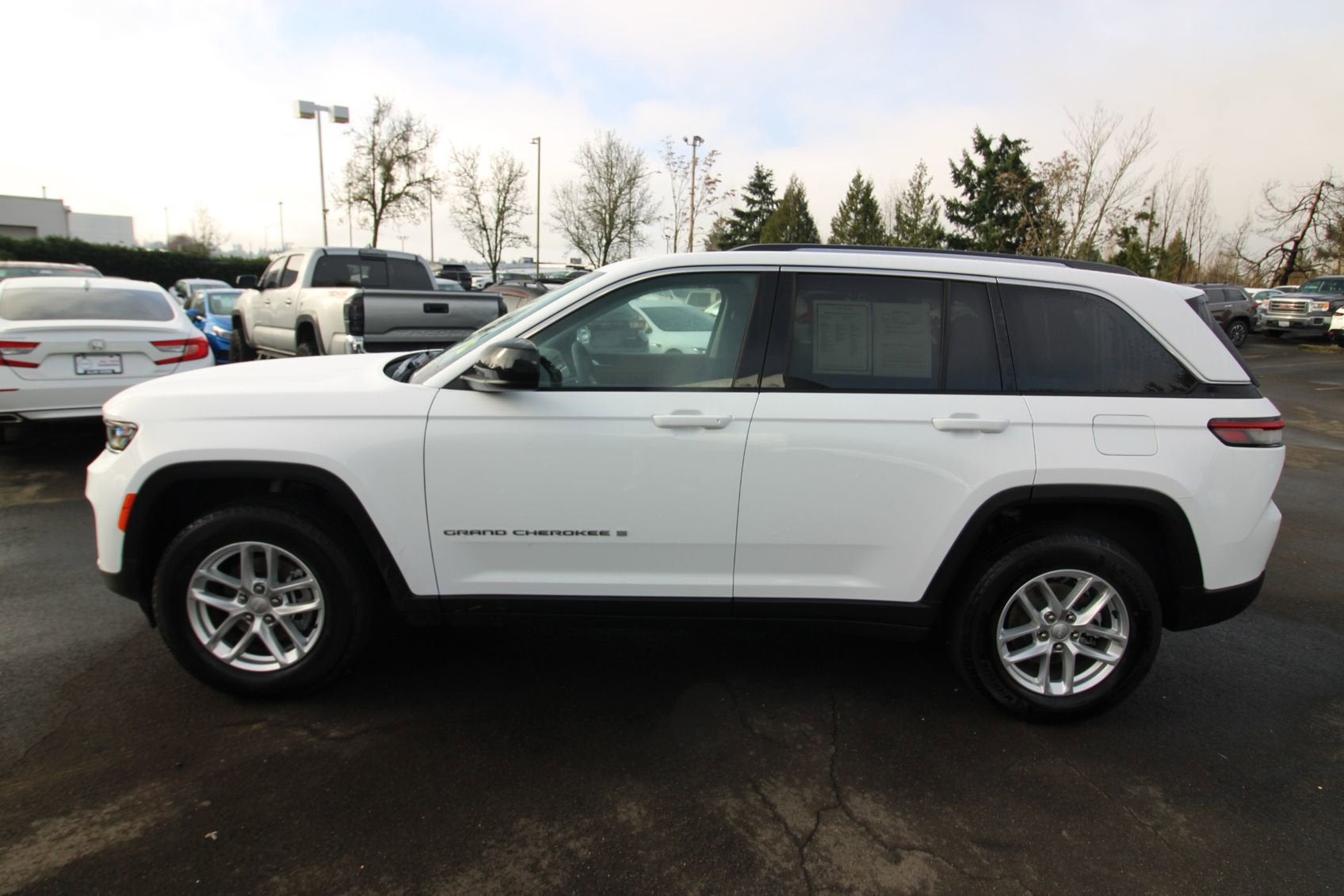 2023 Jeep Grand Cherokee Laredo