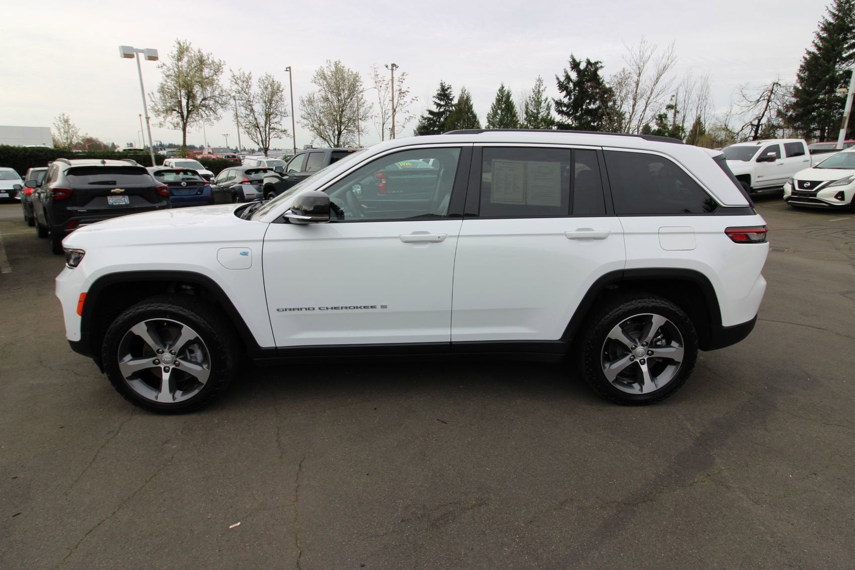 2022 Jeep Grand Cherokee 4xe BASE