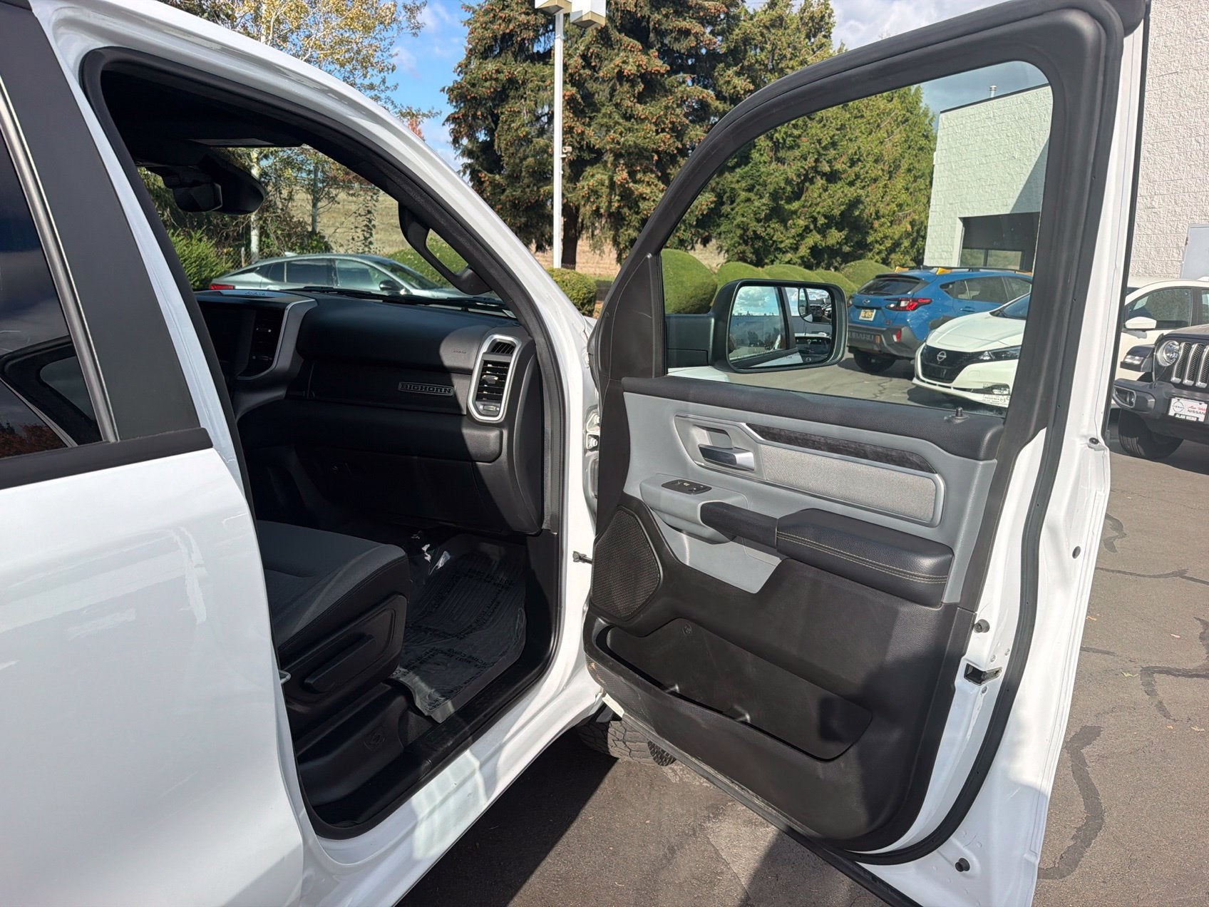 2022 RAM 1500 Big Horn Crew Cab 4x4 6'4" Box