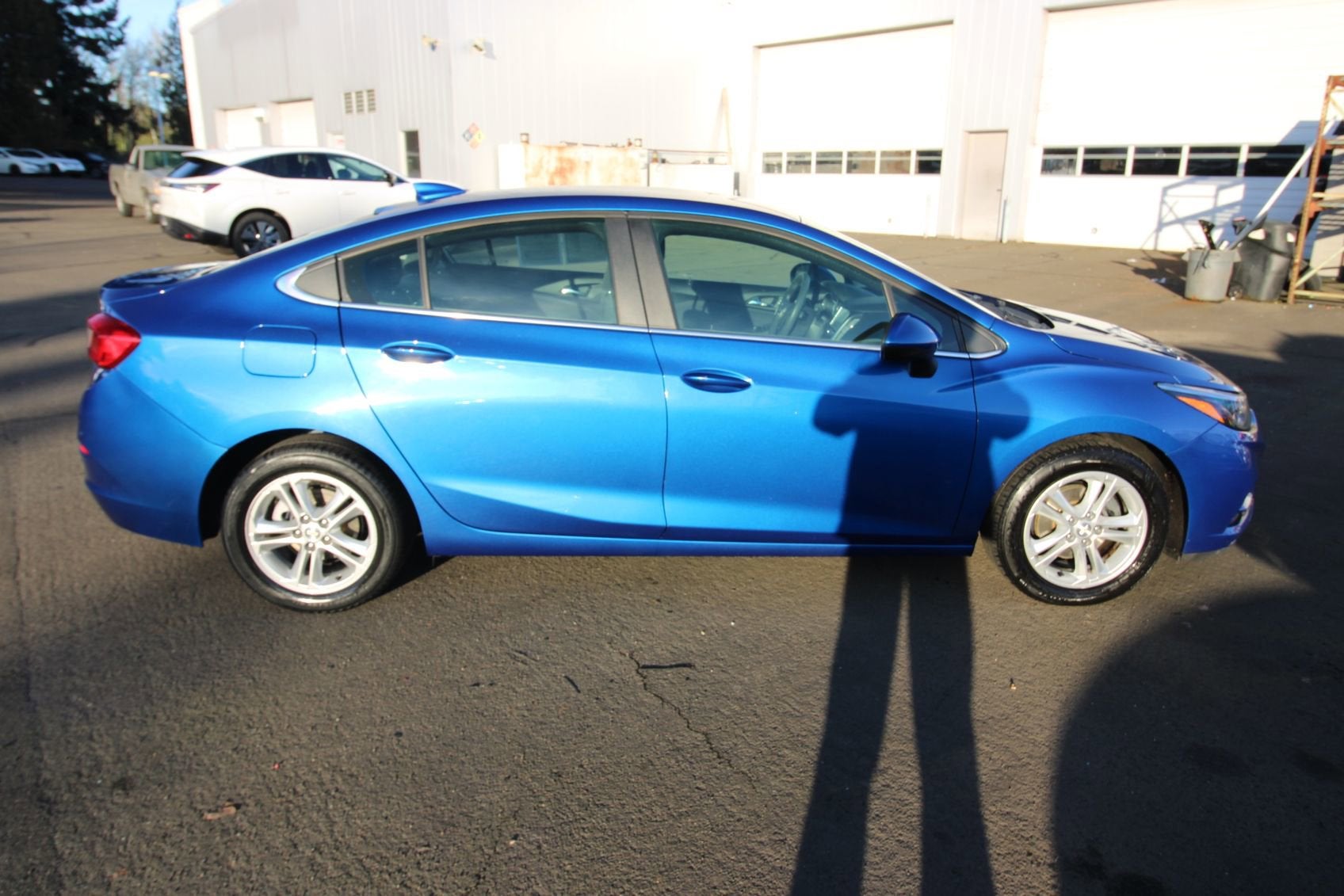 Used 2018 Chevrolet Cruze LT with VIN 1G1BE5SM6J7237004 for sale in Vancouver, WA