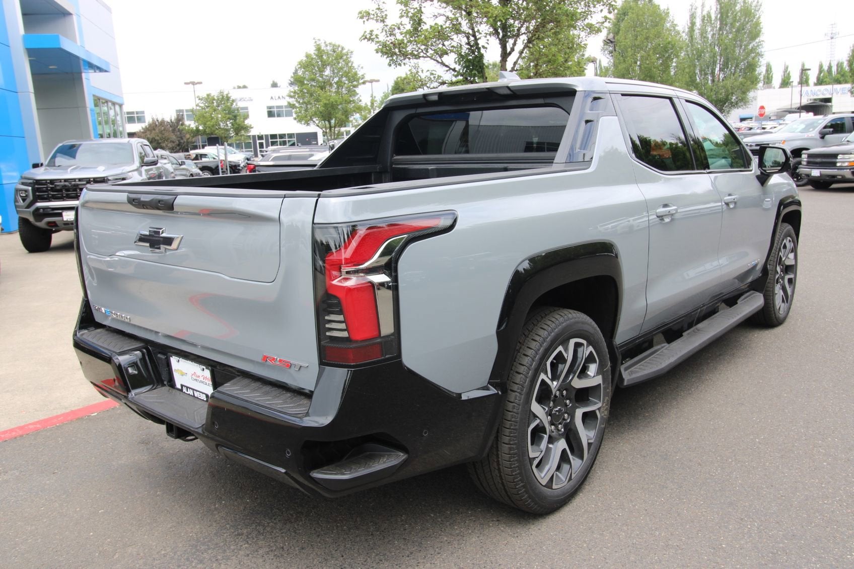 2025 Chevrolet Silverado EV RST - Extended Range