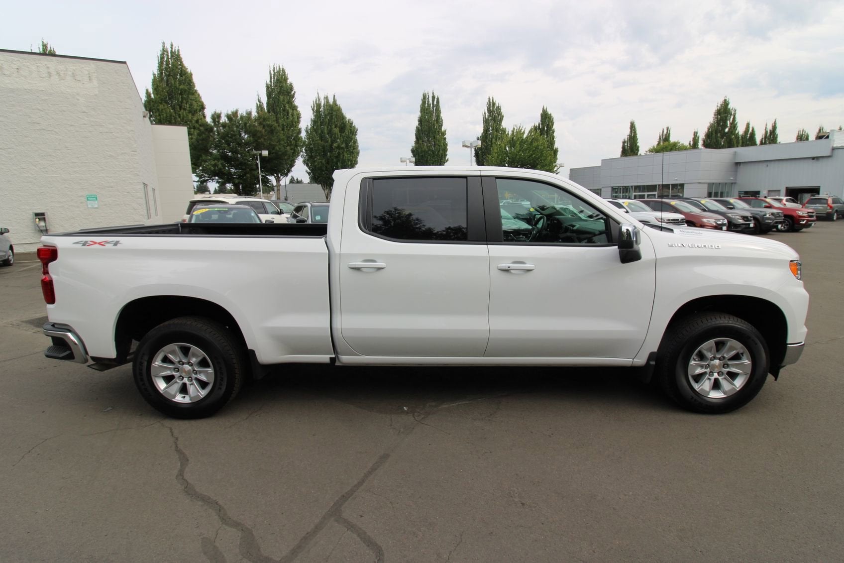 2025 Chevrolet Silverado 1500 LT