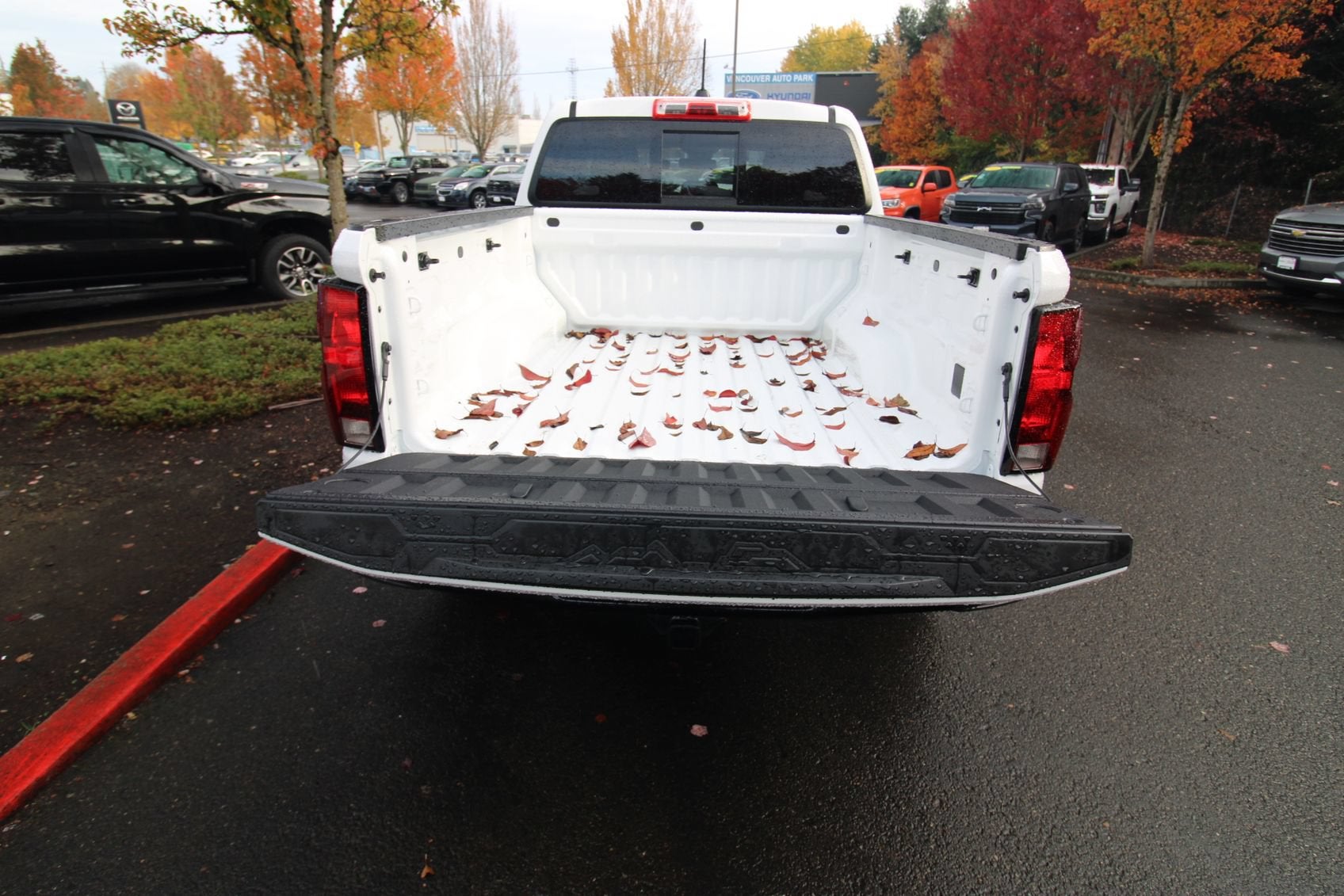 2026 Chevrolet Colorado Trail Boss - Photo 10