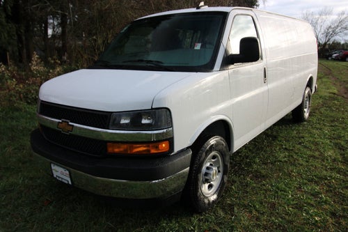 2025 Chevrolet Express Cargo 3500 WT