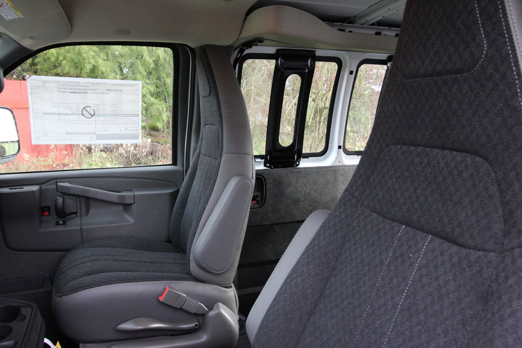 2025 Chevrolet Express Cargo 3500 WT