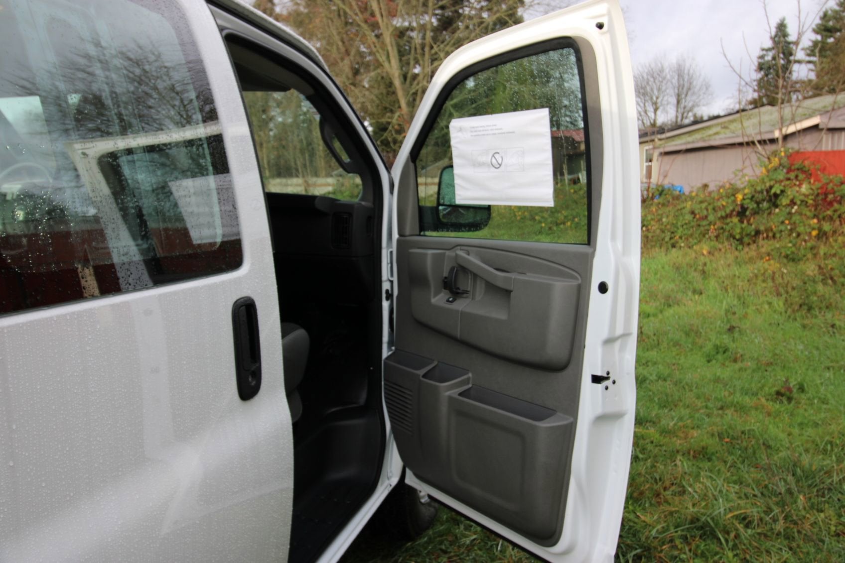 2025 Chevrolet Express Cargo 3500 WT