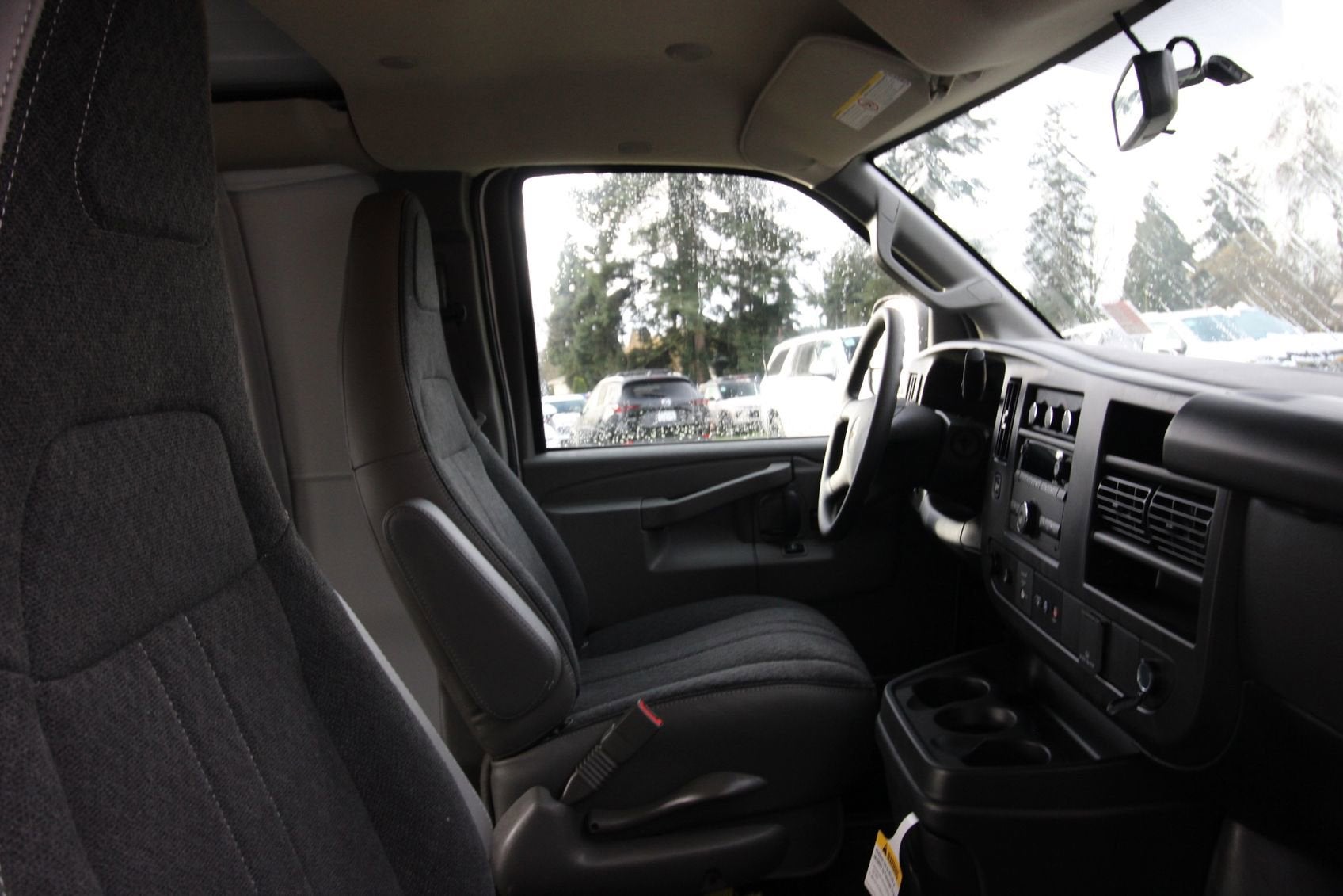 2025 Chevrolet Express Cargo 3500 WT