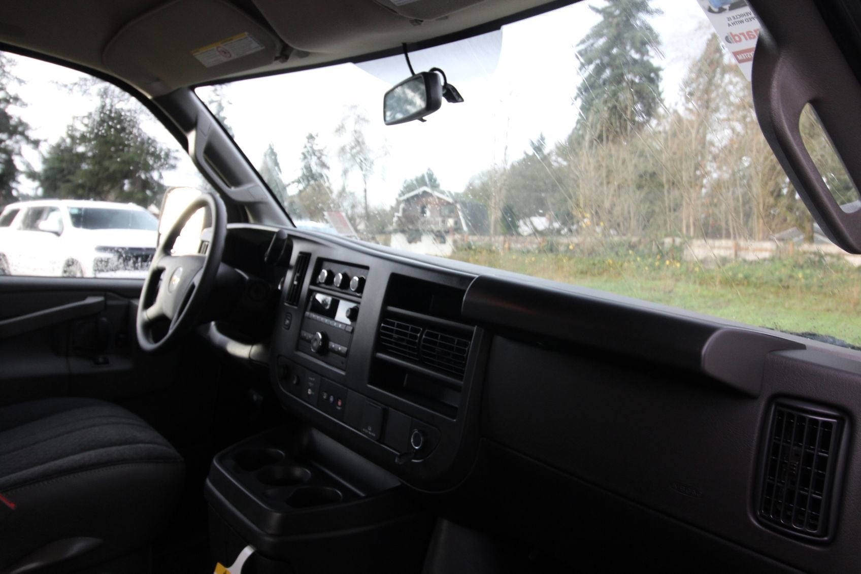 2025 Chevrolet Express Cargo 3500 WT