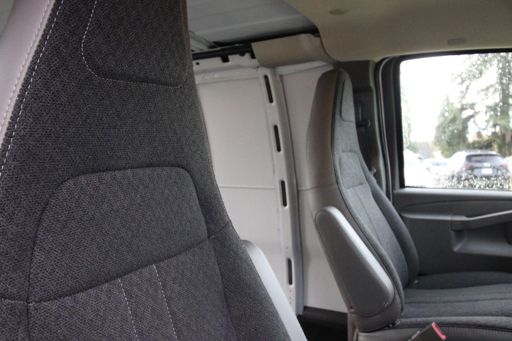 2025 Chevrolet Express Cargo 3500 WT