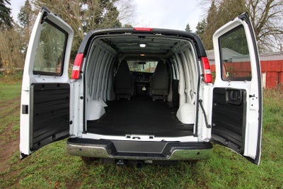 2025 Chevrolet Express Cargo 3500 WT