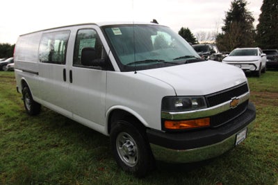 2025 Chevrolet Express Cargo 3500 WT