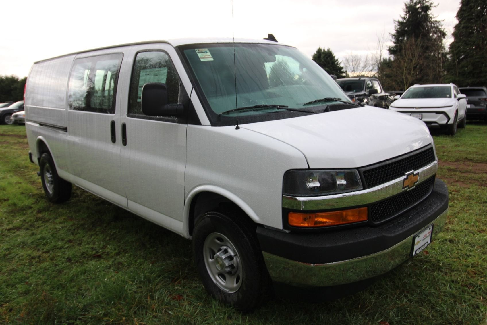 2025 Chevrolet Express Cargo 3500 WT