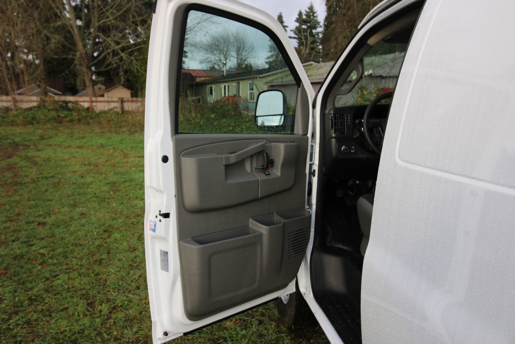 2025 Chevrolet Express Cargo 3500 WT