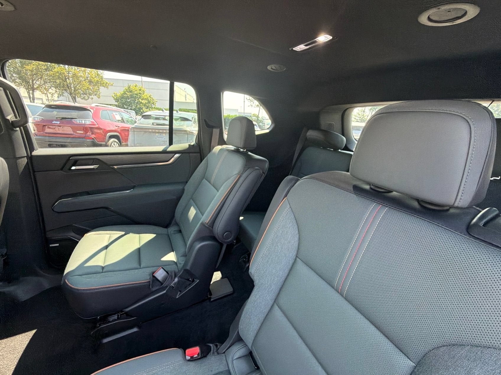 2025 GMC Acadia AT4