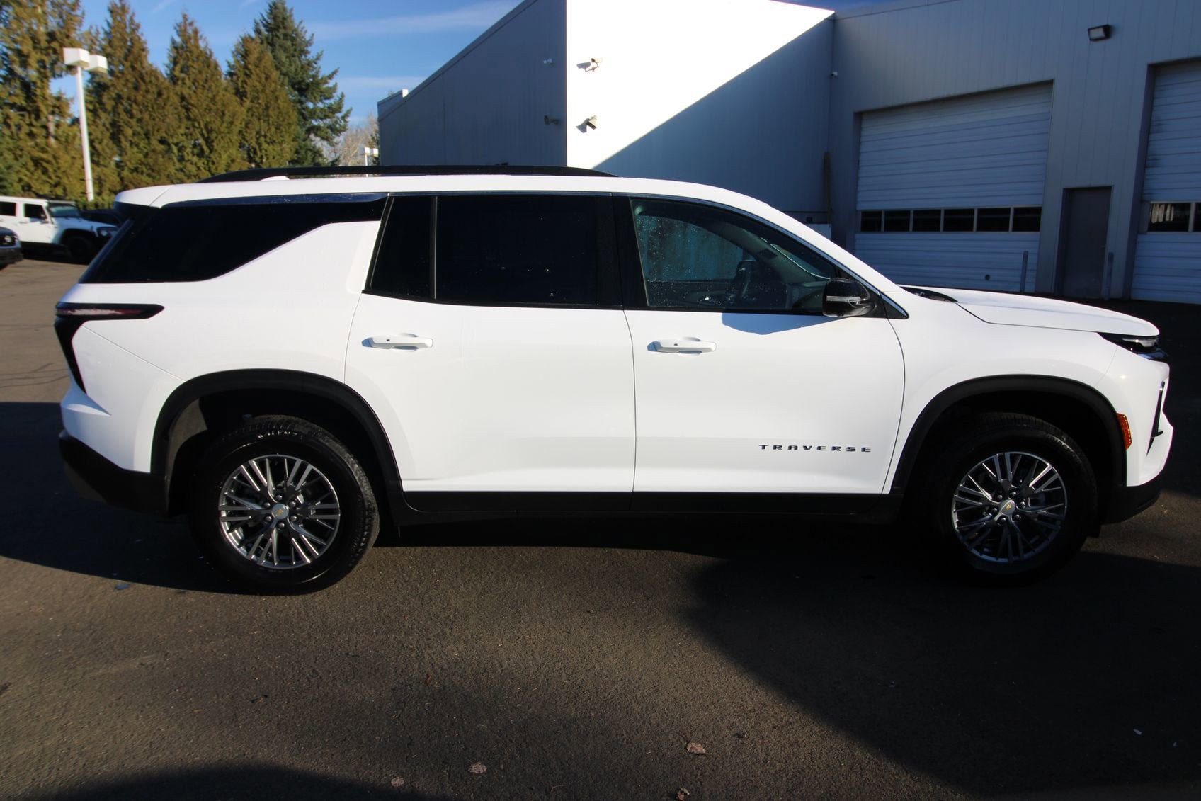 2024 Chevrolet Traverse LT