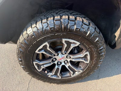 2024 GMC Canyon AT4