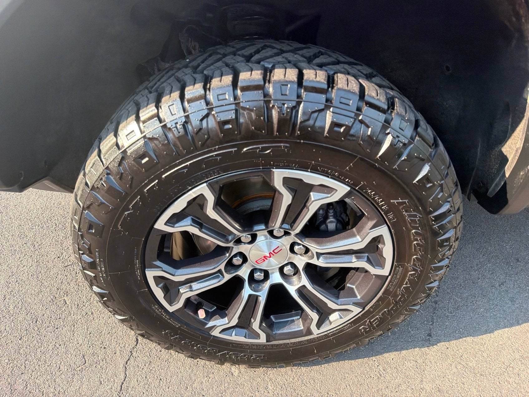 2024 GMC Canyon AT4