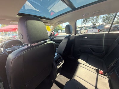 2021 Volkswagen Atlas 3.6L V6 SE w/Technology R-Line