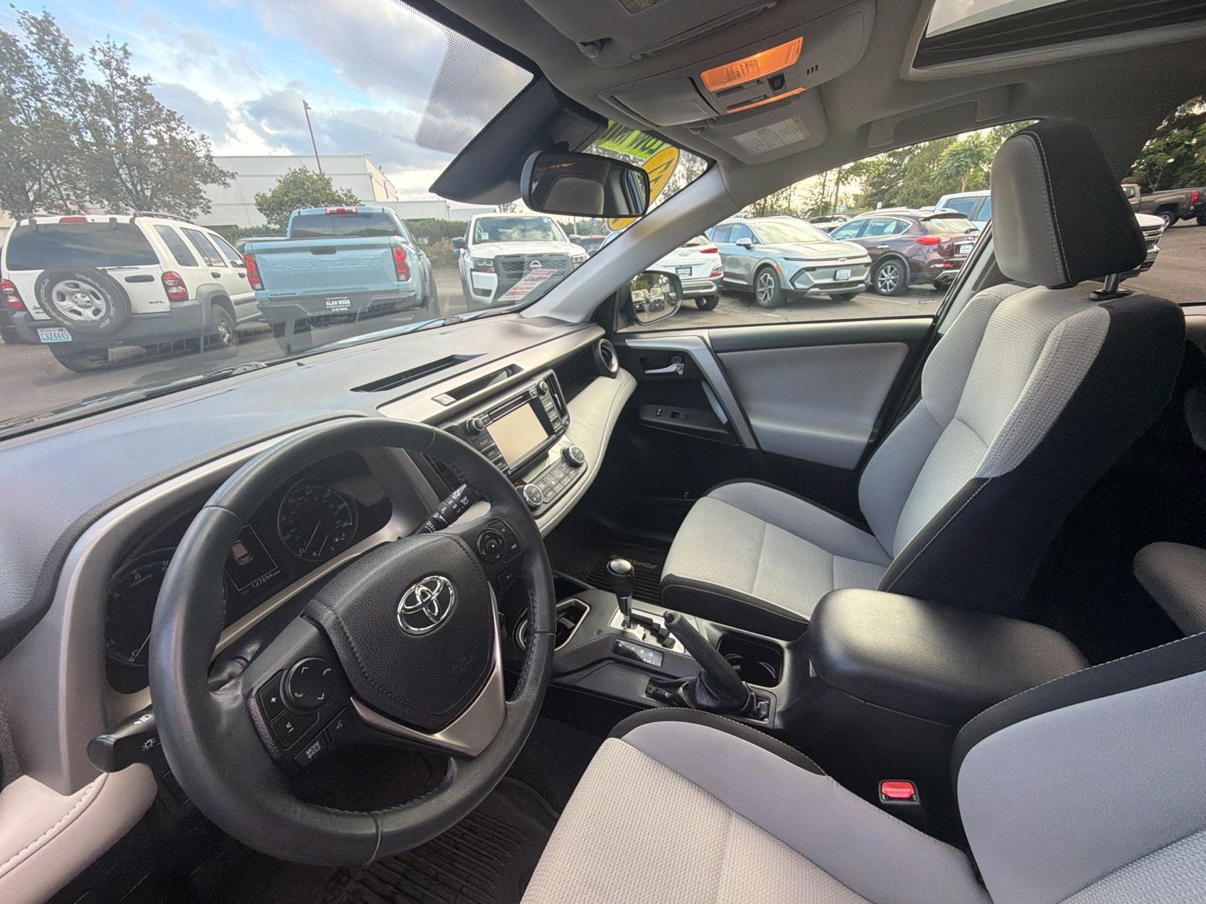 2017 Toyota RAV4 XLE
