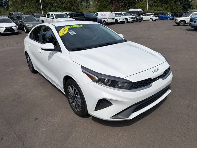 2024 Kia Forte LXS AT's photo
