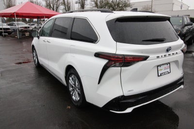 2022 Toyota Sienna XSE