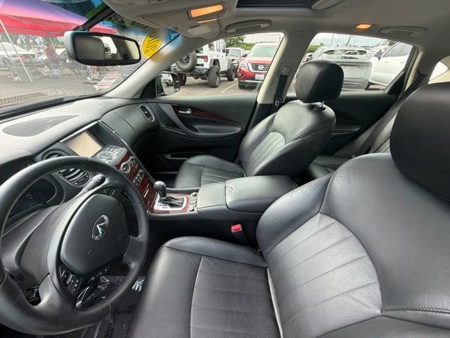 2016 INFINITI QX50 Base