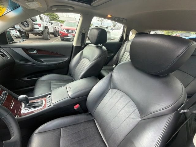 2016 INFINITI QX50 Base