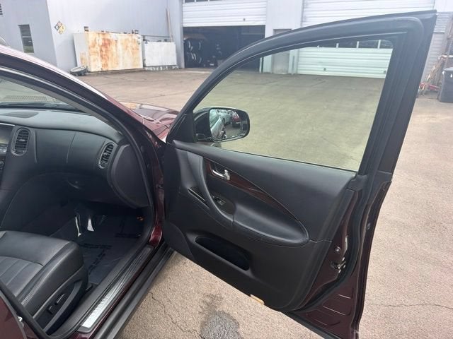 2016 INFINITI QX50 Base