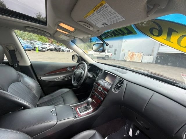 2016 INFINITI QX50 Base
