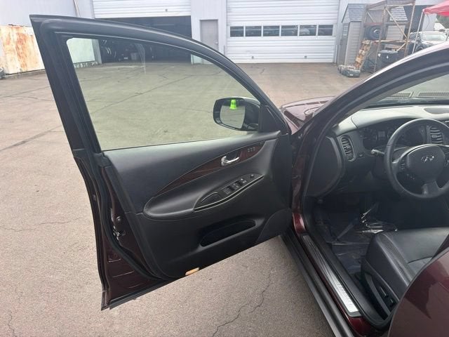 2016 INFINITI QX50 Base