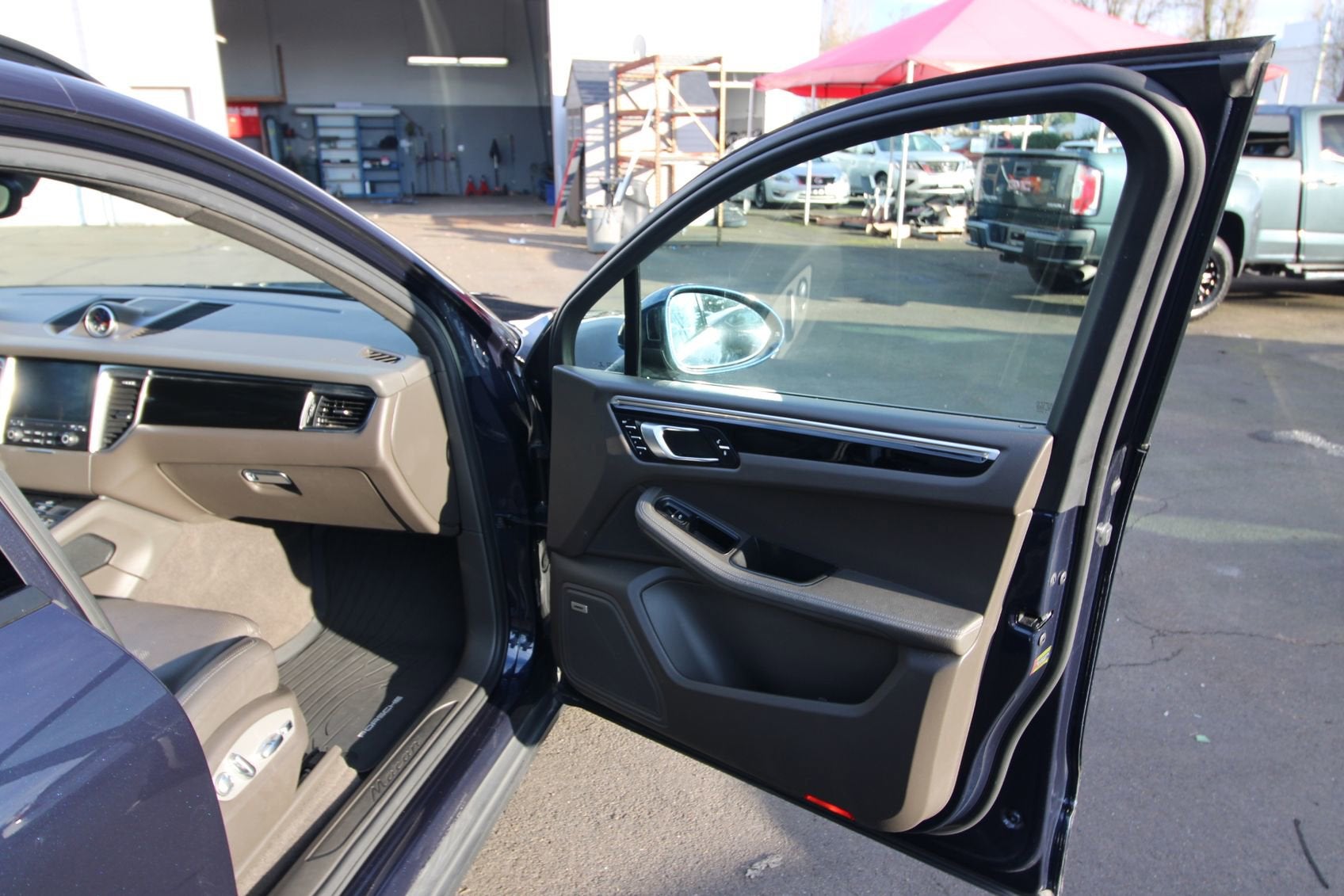 2018 Porsche Macan NA