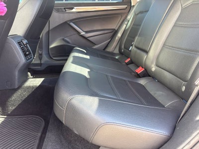 2017 Volkswagen Passat 1.8T SE w/Technology