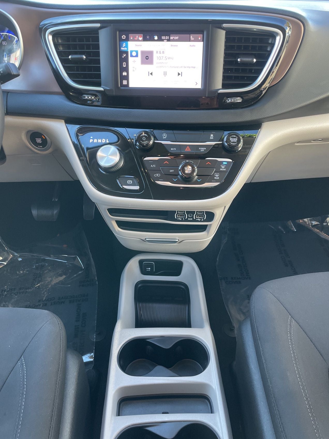 2023 Chrysler Voyager LX