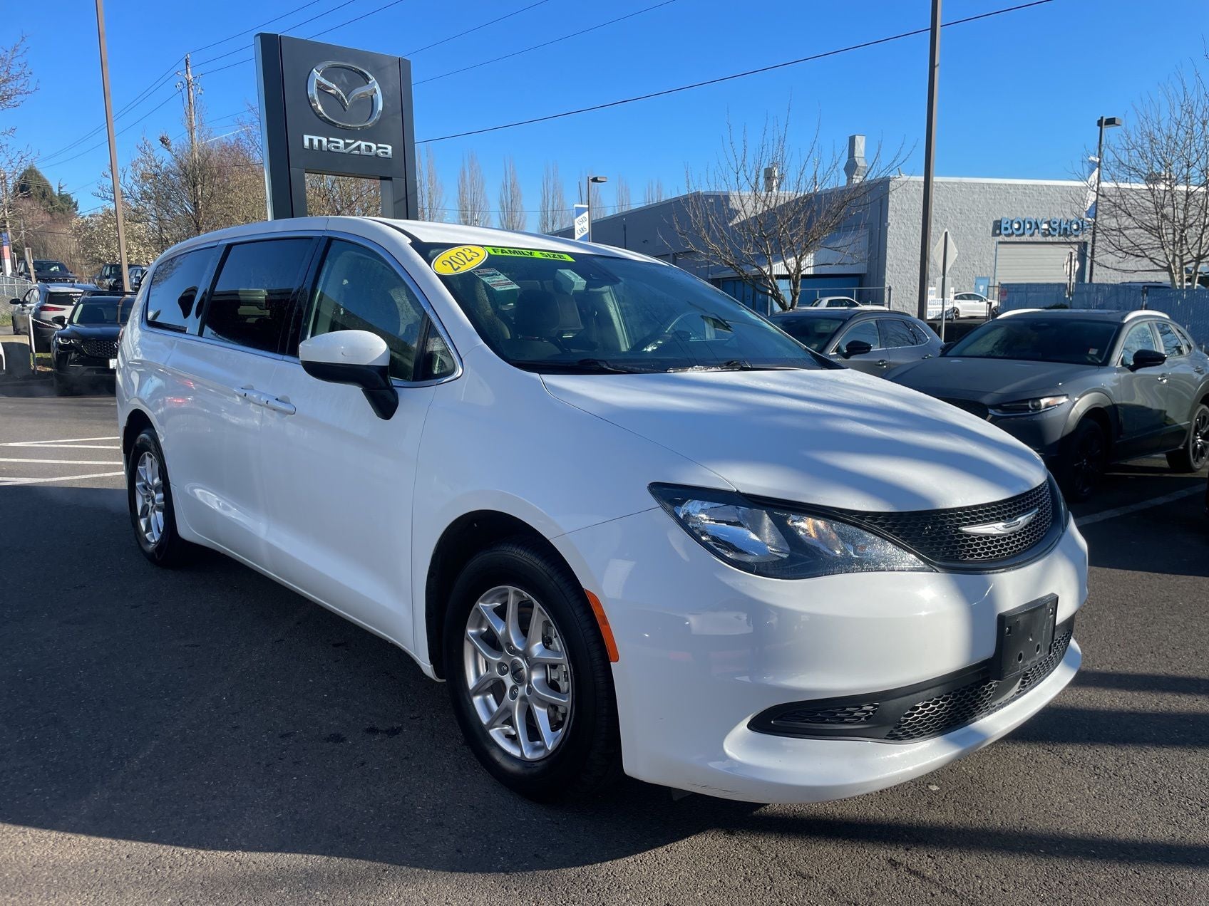 2023 Chrysler Voyager LX