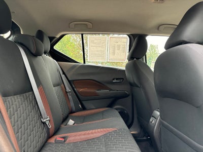 2021 Nissan Kicks SR