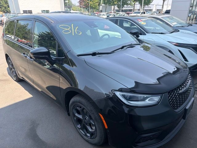 2022 Chrysler Pacifica Hybrid Touring L