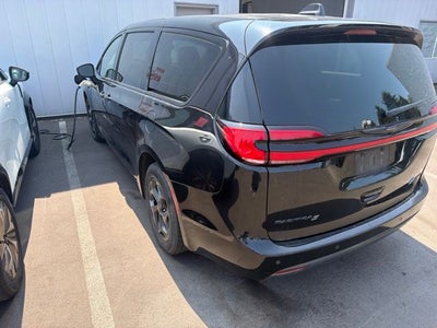 2022 Chrysler Pacifica Hybrid Touring L