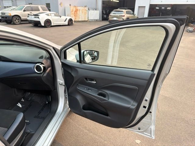 2023 Nissan Versa 1.6 SV