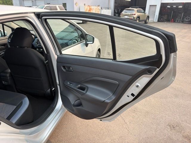 2023 Nissan Versa 1.6 SV