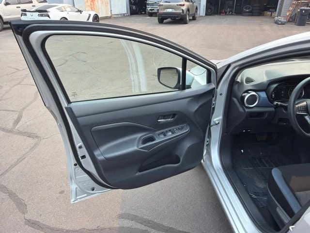 2023 Nissan Versa 1.6 SV