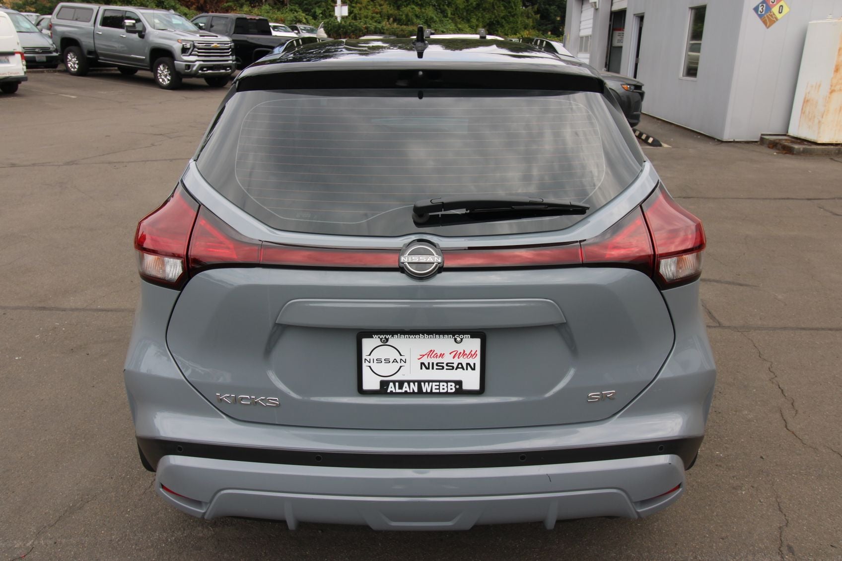 2023 Nissan Kicks SR