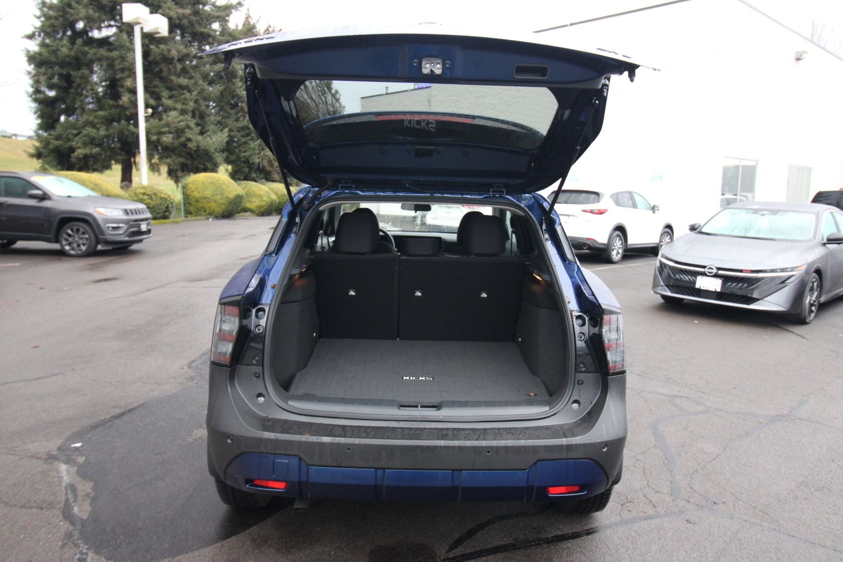 2025 Nissan Kicks SV