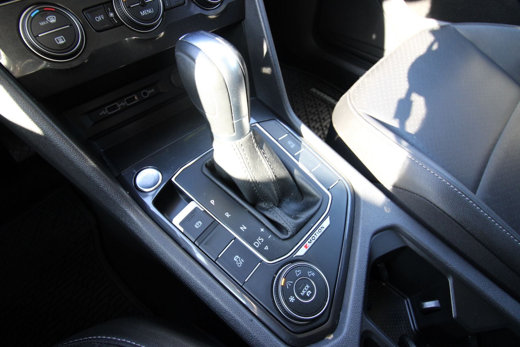 2018 Volkswagen Tiguan 2.0T SEL 3RD ROW SEAT 4Motion