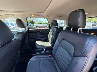 2024 Nissan Pathfinder Platinum