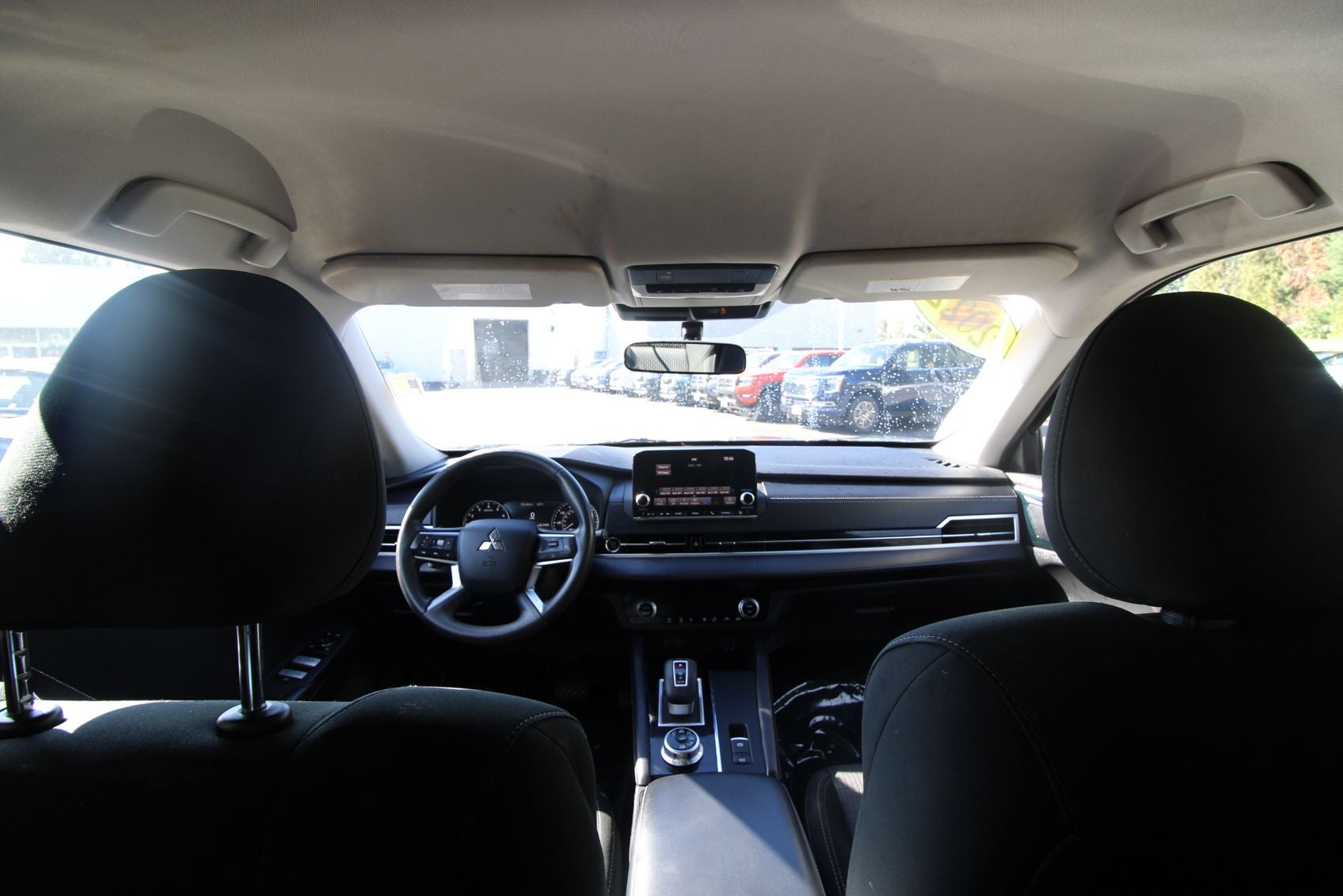 2022 Mitsubishi Outlander ES