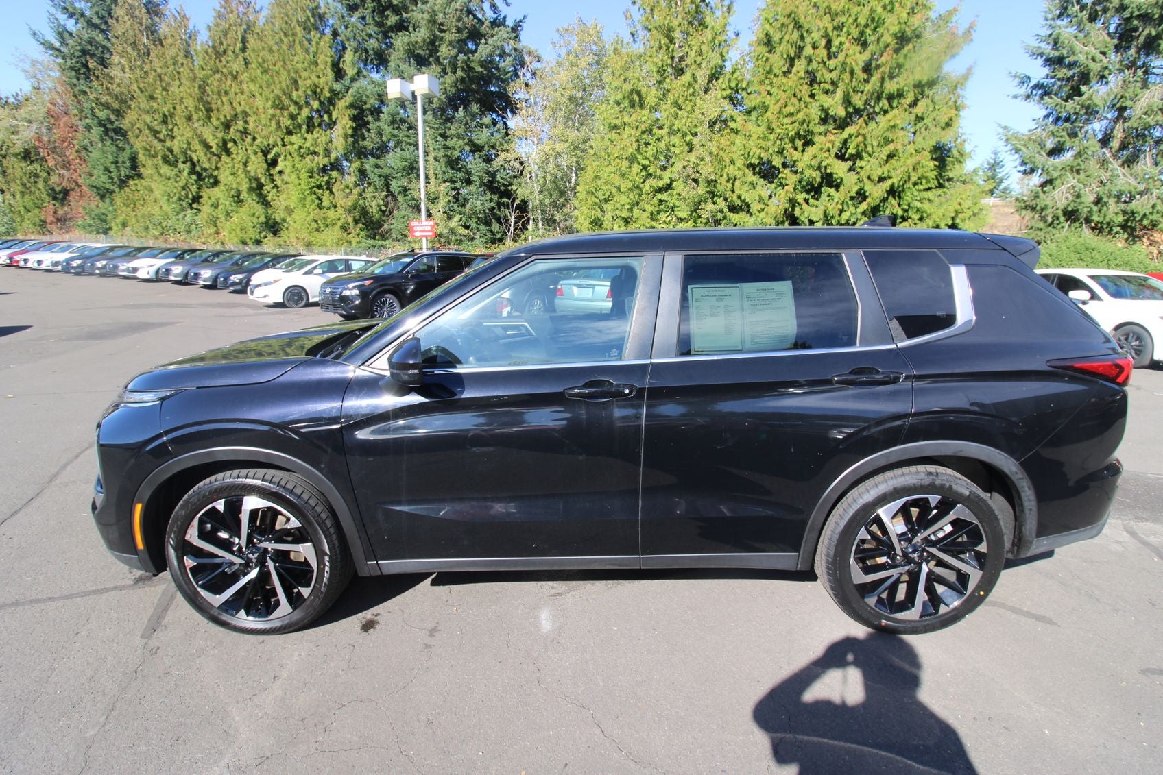 2022 Mitsubishi Outlander ES