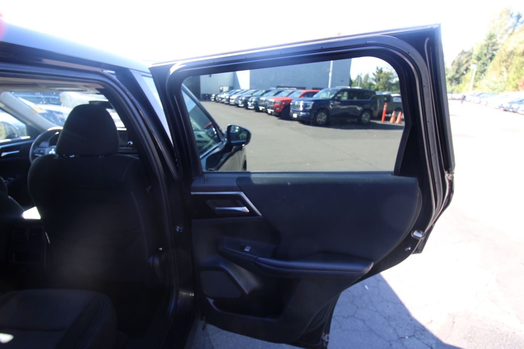 2022 Mitsubishi Outlander ES