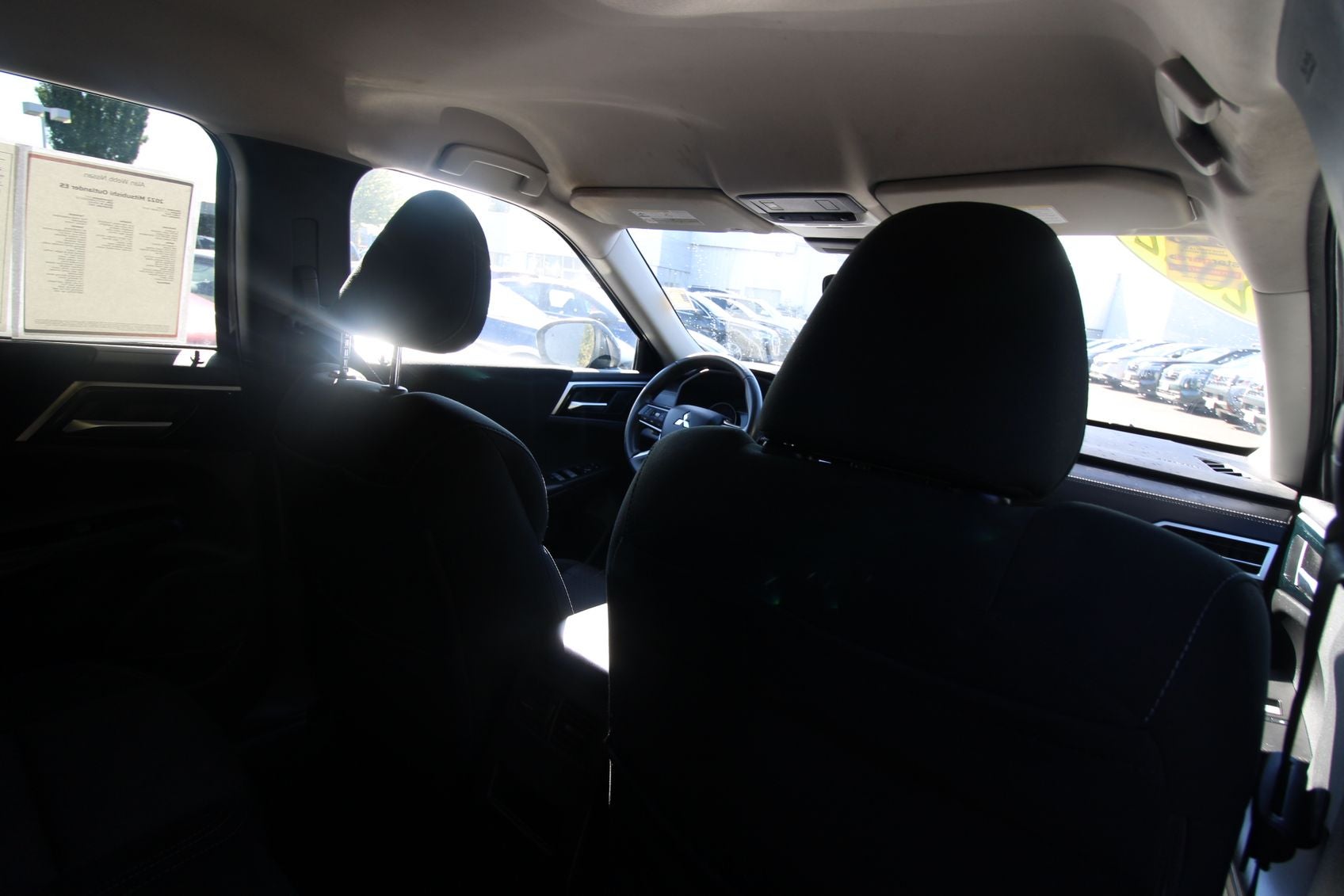 2022 Mitsubishi Outlander ES